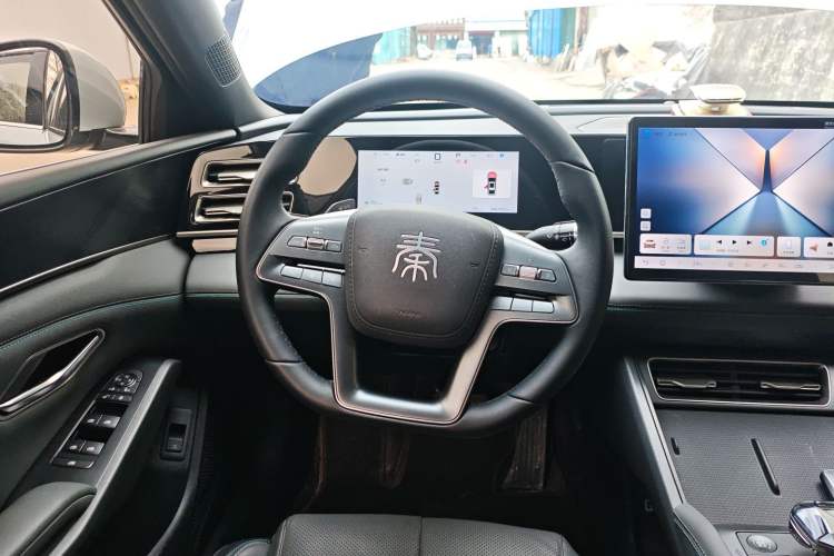 Used BYD Qin L 2025 DM-i Smart Drive 80KM Leading Model
