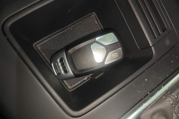 Used Audi A4L 2020 40 TFSI Luxury Dynamic Model Interior 1