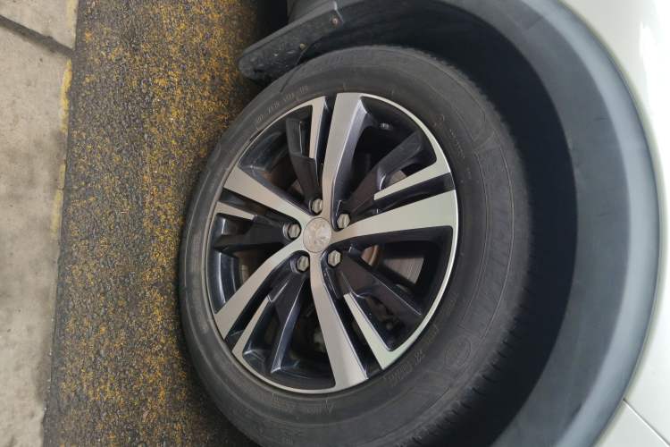 Used Peugeot 5008 2017 380THP 5-Seater Elite Edition Right Front Wheel Hub