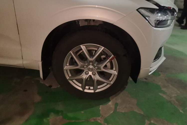 Used Volvo XC60 2018 T4 Zhiyi Edition Right Front Wheel Hub
