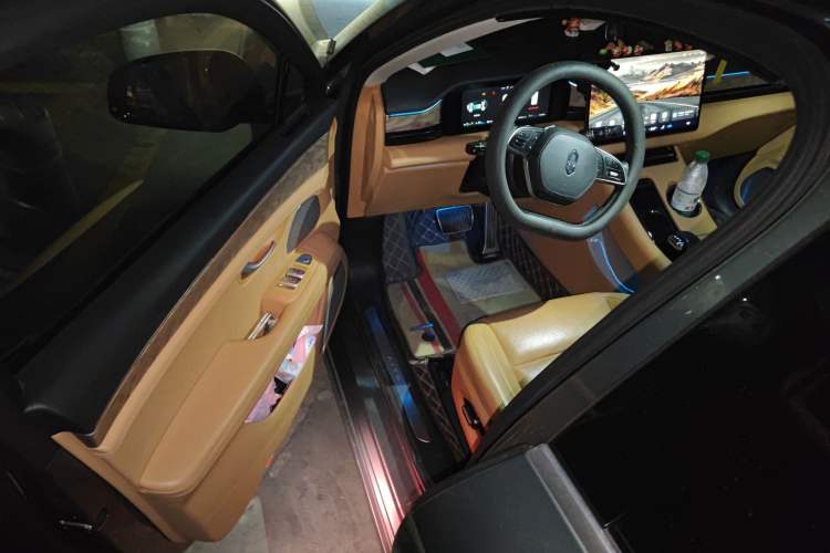 Used Hima AITO M5 2022 Extended-Range Four-Wheel Drive Ultimate Edition Driver Seat