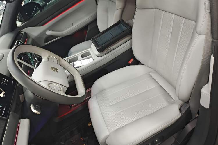 Used Nio ES8 2023 75 kWh Executive Edition
