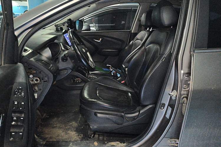 Used Hyundai ix35 2015 2.0L Automatic 2WD Smart Version China V Standard Left Front Seat