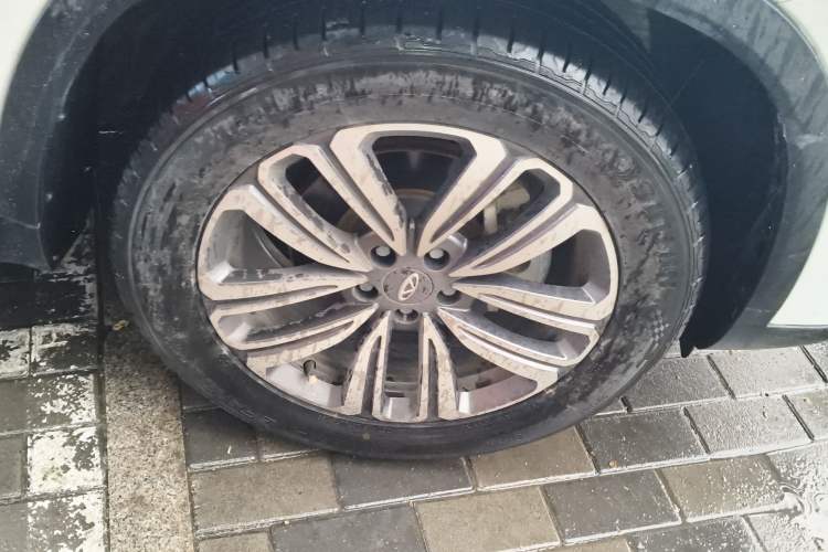 Used Chery Tiggo 8 2023 Kunpeng Edition 290TGDI Automatic Excellence Model Right Front Wheel Hub