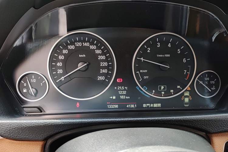 Used BMW 3 Series 2013 Facelifted 320Li Luxury Design Package
