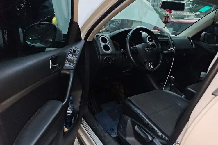 Used Volkswagen Tiguan L 2015 1.8TSI Automatic All-Wheel Drive Style Vision Edition
