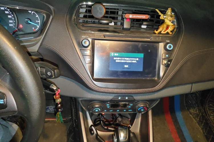 Used Ford Escort 2017 Happiness Edition 1.5L Automatic Fashion Version Audio And AC Panel