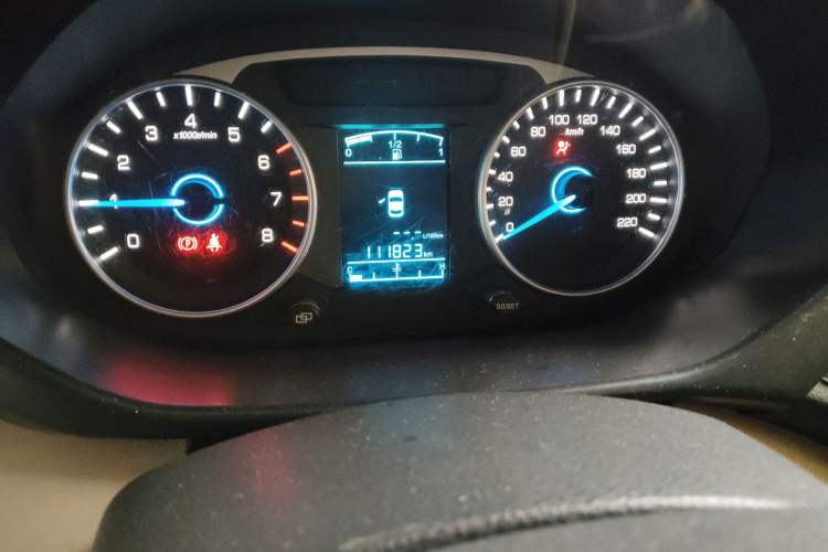 Used FAW Yingzhi 737 2015 1.5L Manual Deluxe Navigation Version Odometer Close Up