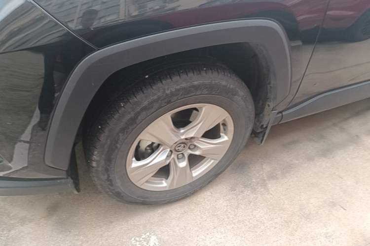 Used Toyota RAV4 2024 2.0L CVT Two-Wheel Drive Urban Edition
