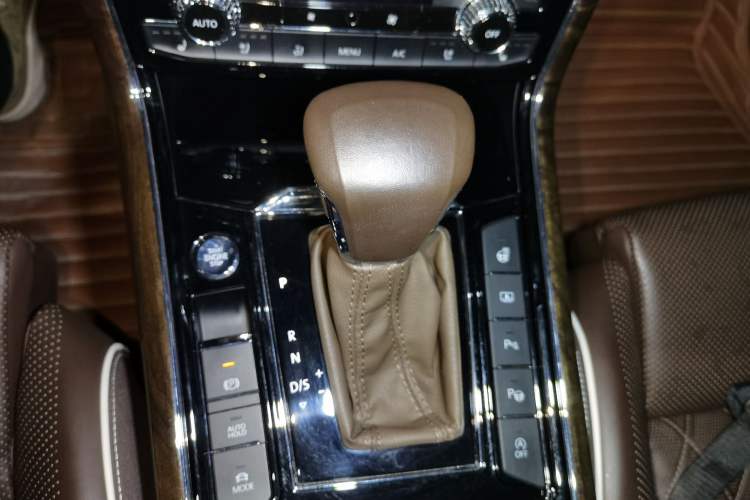 Used Volkswagen Phideon 2018 380TSI Two-Wheel-Drive Flagship Edition
