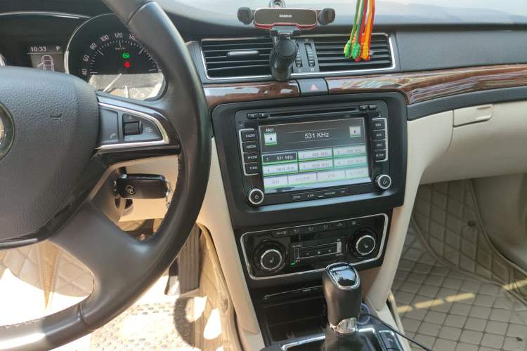 Used Skoda Superb 2013 1.8TSI Automatic Yashi Edition
