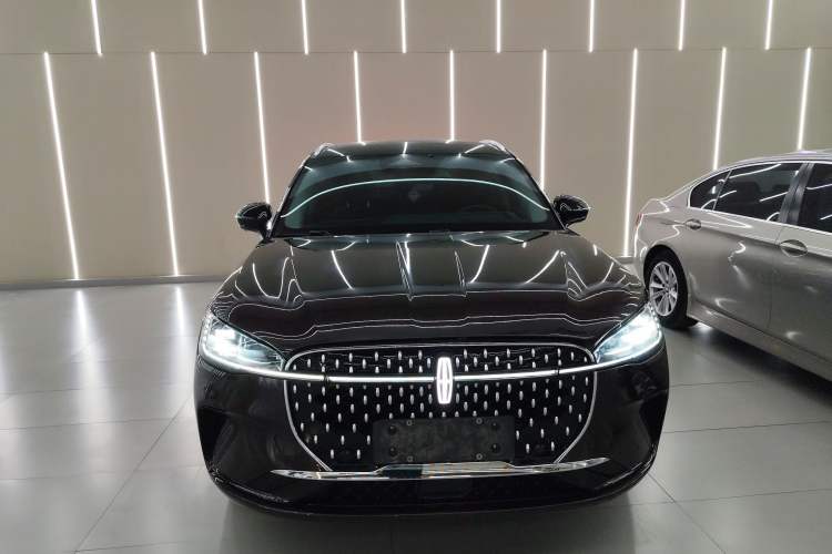 Used Lincoln Corsair 2023 2.0T All-Wheel-Drive Prestige Version Front