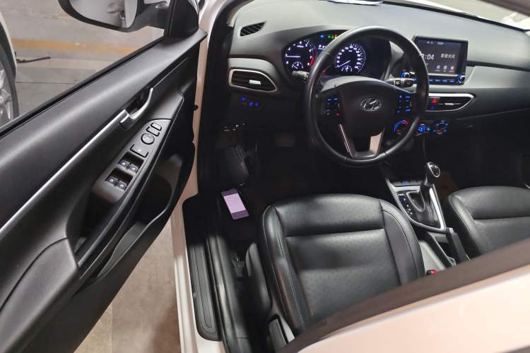 Used Hyundai Celesta 2017 1.6L Automatic Yueshin Edition DLX Driver Seat