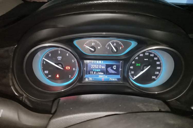 Used Buick Envision 2016 28T Four-Wheel Drive Elite Version Odometer Close Up