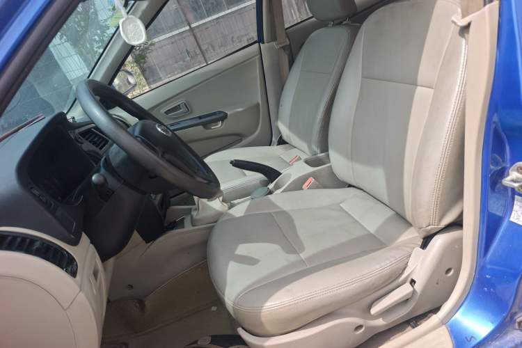 Used Soueast V3 Lingyue 2012 1.5L Manual Happiness Edition