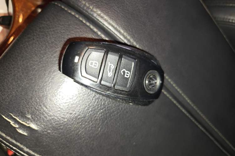 Used Volkswagen Touareg 2011 3.0 TSI High-End Version Vehicle Key