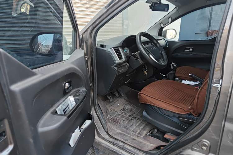 Used Jinbei Gold Hiace 2021 1.5L Passenger Vehicle Engineering Lion 6 Seats