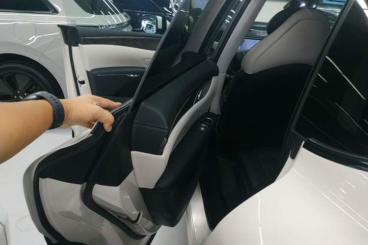 Used IM LS7 2024 90 kWh Max Elite Rear-Drive Version