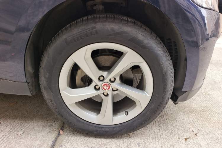 Used Jaguar F-PACE 2016 2.0T Two-Wheel-Drive R-Sport Sport Edition
