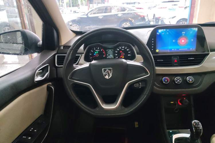 Used Baojun 310W 2017 1.5L Manual Comfort Version China VI Emission Standard