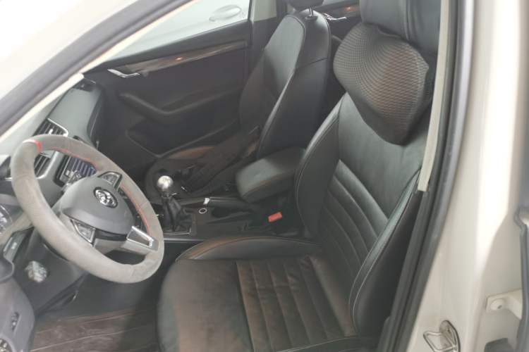 Used Skoda Octavia 2017 1.6L Manual Smart Drive Edition Left Front Seat