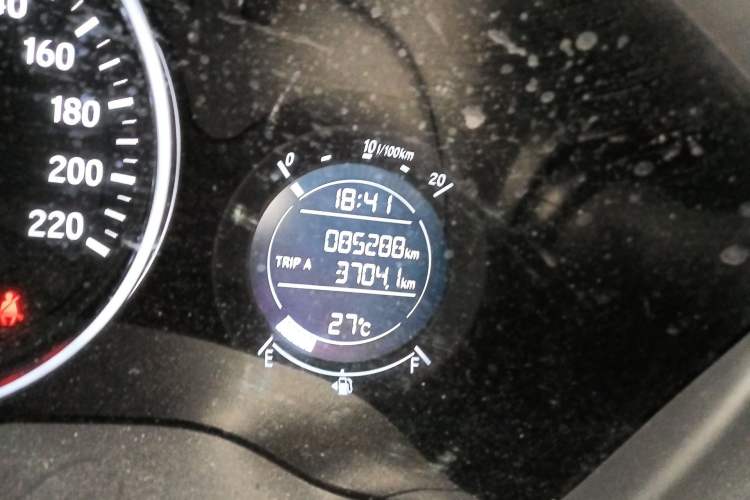 Used Honda Vezel 2018 1.5L CVT 2WD Technology Elite Model Odometer Close Up