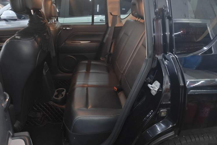 Used Jeep Compass 2014 2.4L four-wheel drive luxury version
