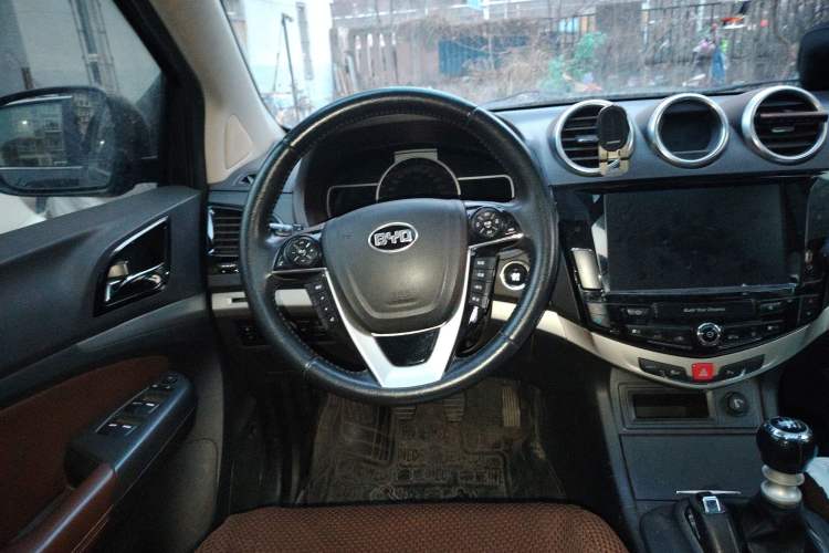 Used BYD S7 2015 1.5T Upgraded Manual Luxury Model
