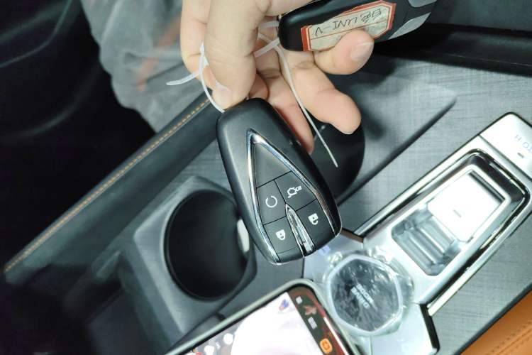 Used Changan UNI-V 2025 1.5T 500Bar Prestige Sporty Version