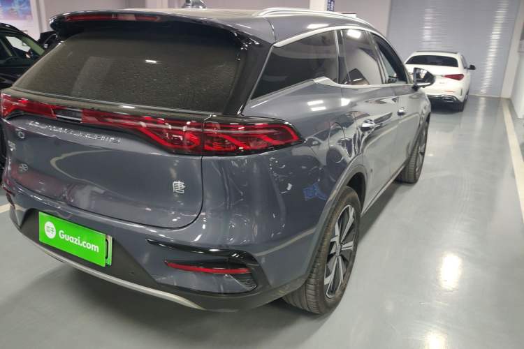 Used BYD Tang New Energy 2024 EV Champion Edition 600KM Deluxe Model Right Rear Taillight