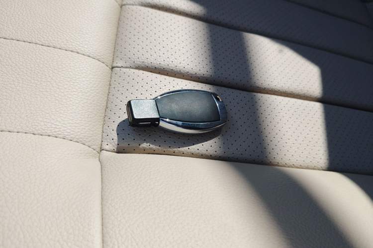 Used Mercedes-Benz E-Class 2015 Restyled E 260 L Sport Edition Vehicle Key