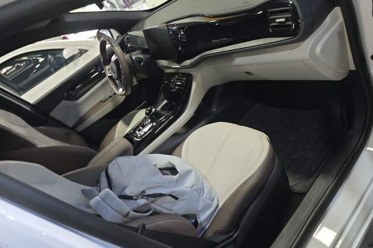 Used BYD Qin PLUS 2024 HONOR Edition DM-i 55KM Leading Model