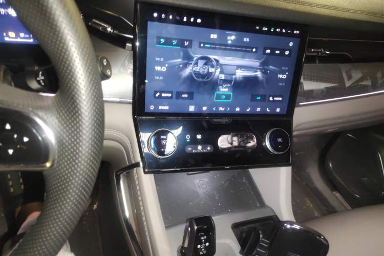 Used Lynk & Co 09 EM-P 2023 2.0TD EM-P Long-Range Version PM Six-Seater Audio And AC Panel