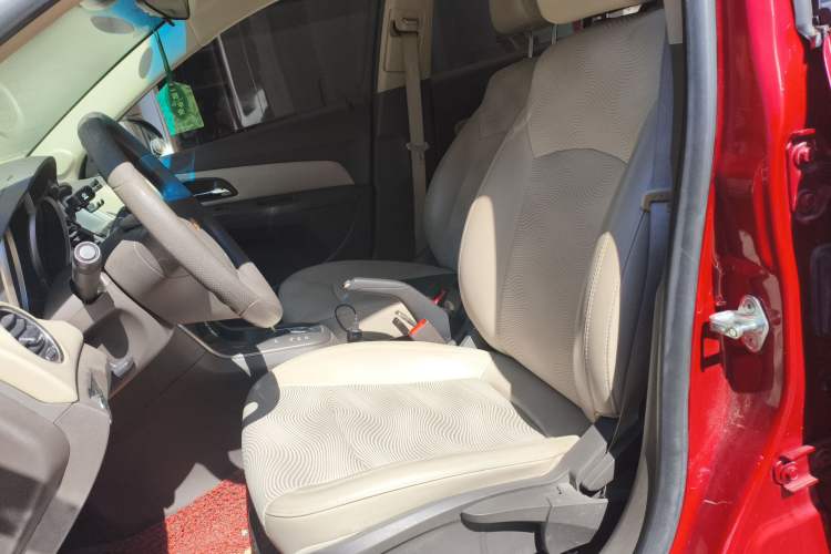 Used Chevrolet Cruze 2015 1.5L Classic SE AT Left Front Seat