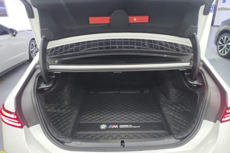 Used BMW 5 Series 2024 530Li Luxury Edition M Sport Package Trunk