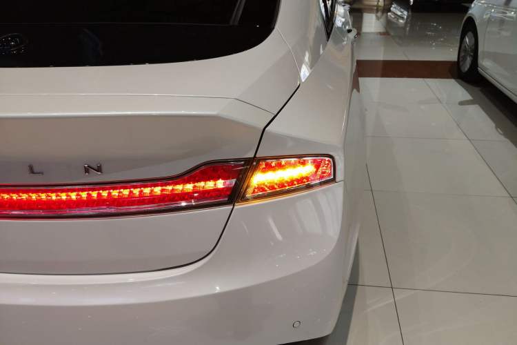 Used Lincoln MKZ 2017 2.0T Luxury Edition
