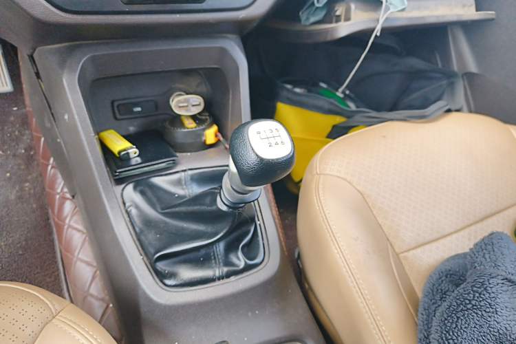 Used Wuling Hongguang 2019 1.5L S Comfort Edition China VI LAR Gear Lever