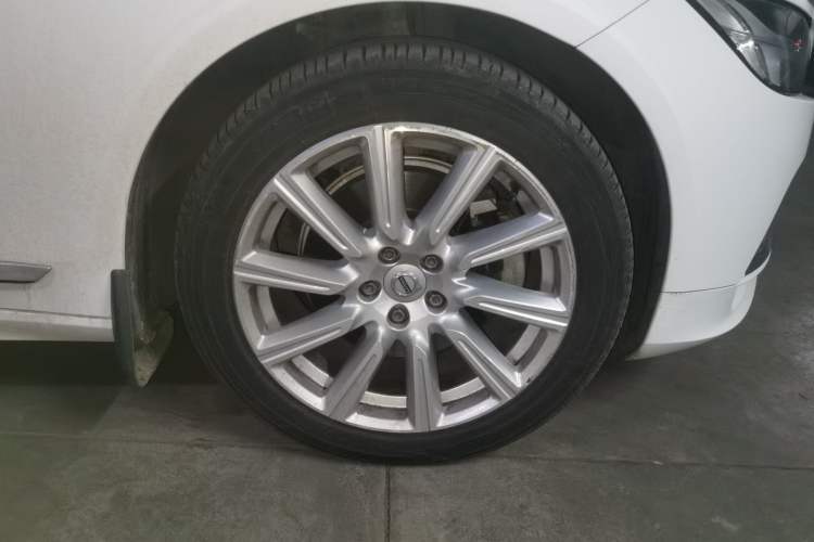 Used Volvo S90 2020 T5 Zhiyi Luxury Edition