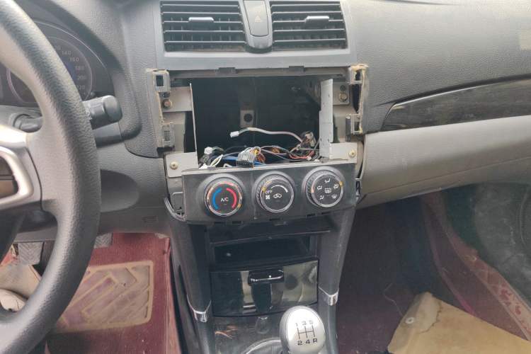 Used Zotye Z300 2014 1.5L Value Edition Manual Elite Model
