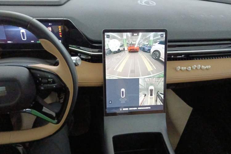 Used Geely Galaxy L6 2024 125km PLUS Dragon Edition Audio And AC Panel