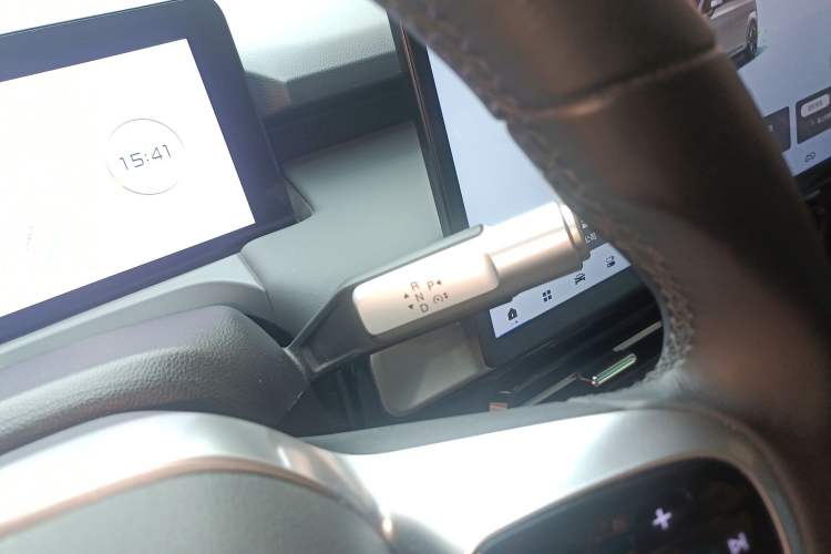 Used AION Y 2024 Younger Gear Lever