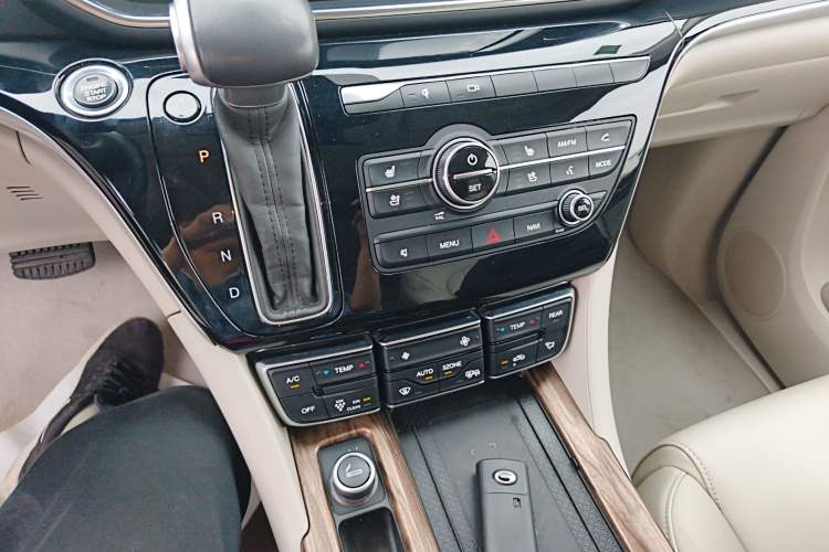 Used GAC Trumpchi M8 2019 320T Ultimate Edition
