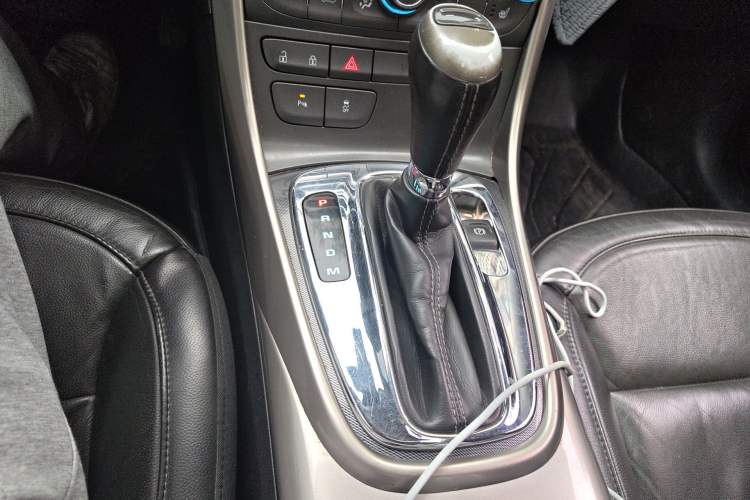 Used Chevrolet Malibu 2013 2.4L Automatic Flagship Edition Gear Lever