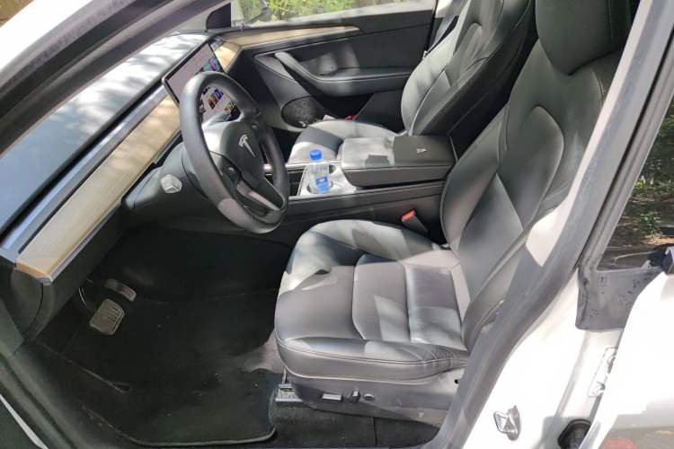 Used Tesla Model Y 2021 Long-Range All-Wheel-Drive Version Left Front Seat