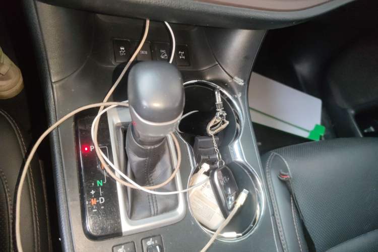 Used Toyota Highlander 2018 2.0T Four-Wheel Drive Luxury Edition 7 Seats China V Emission Standard