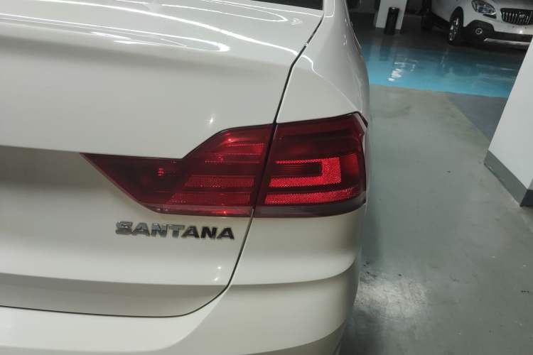 Used Volkswagen Santana 2018 1.5L Automatic Comfort Edition Exterior 3