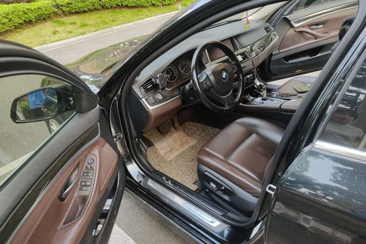 Used BMW 5 Series 2014 525Li Luxury Design Package Driver Seat