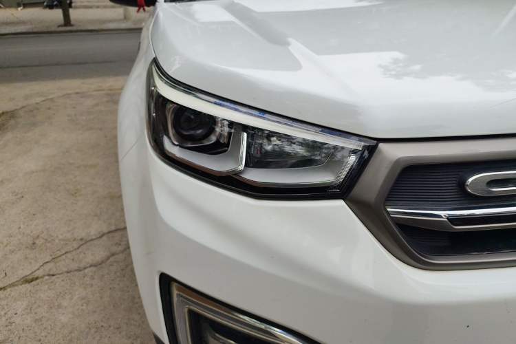 Used CHANGAN CS55 2018 1.5T Manual Colorful Model China V Standard
