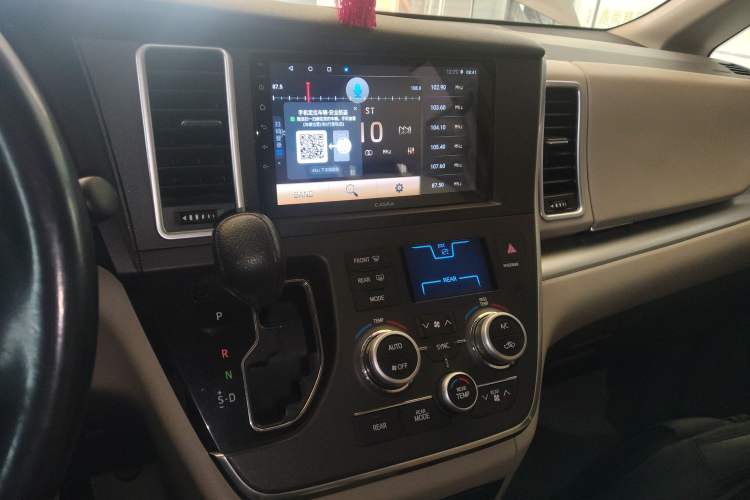 Used Toyota SIENNA 2015 3.5L 4WD LE Gasoline U.S. Specification Audio And AC Panel