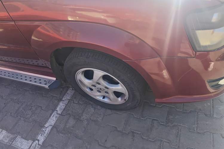 Used Yema F10 2011 1.5L Luxury Model Right Front Wheel Hub